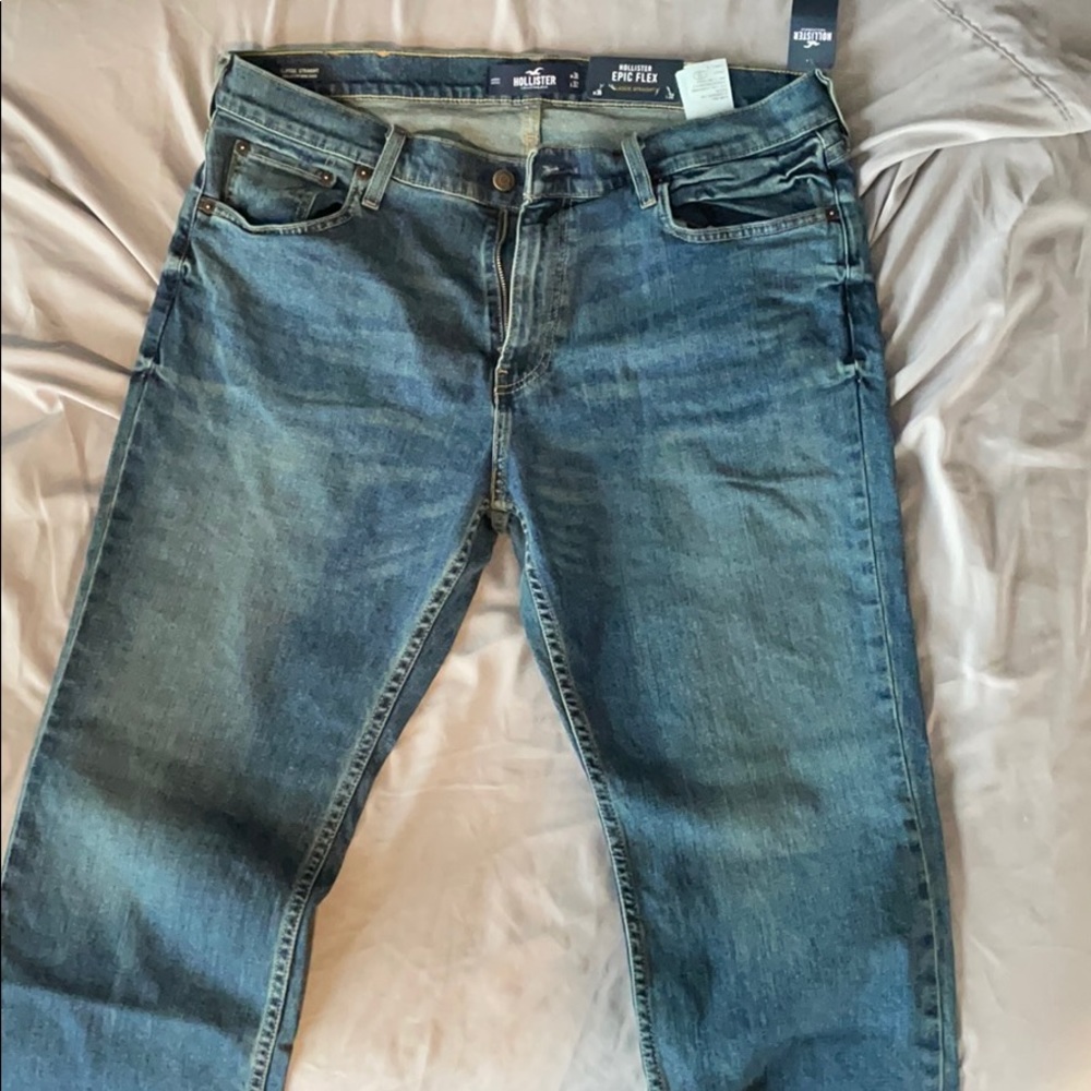 BN Hollister jeans ! - Picture 2 of 4